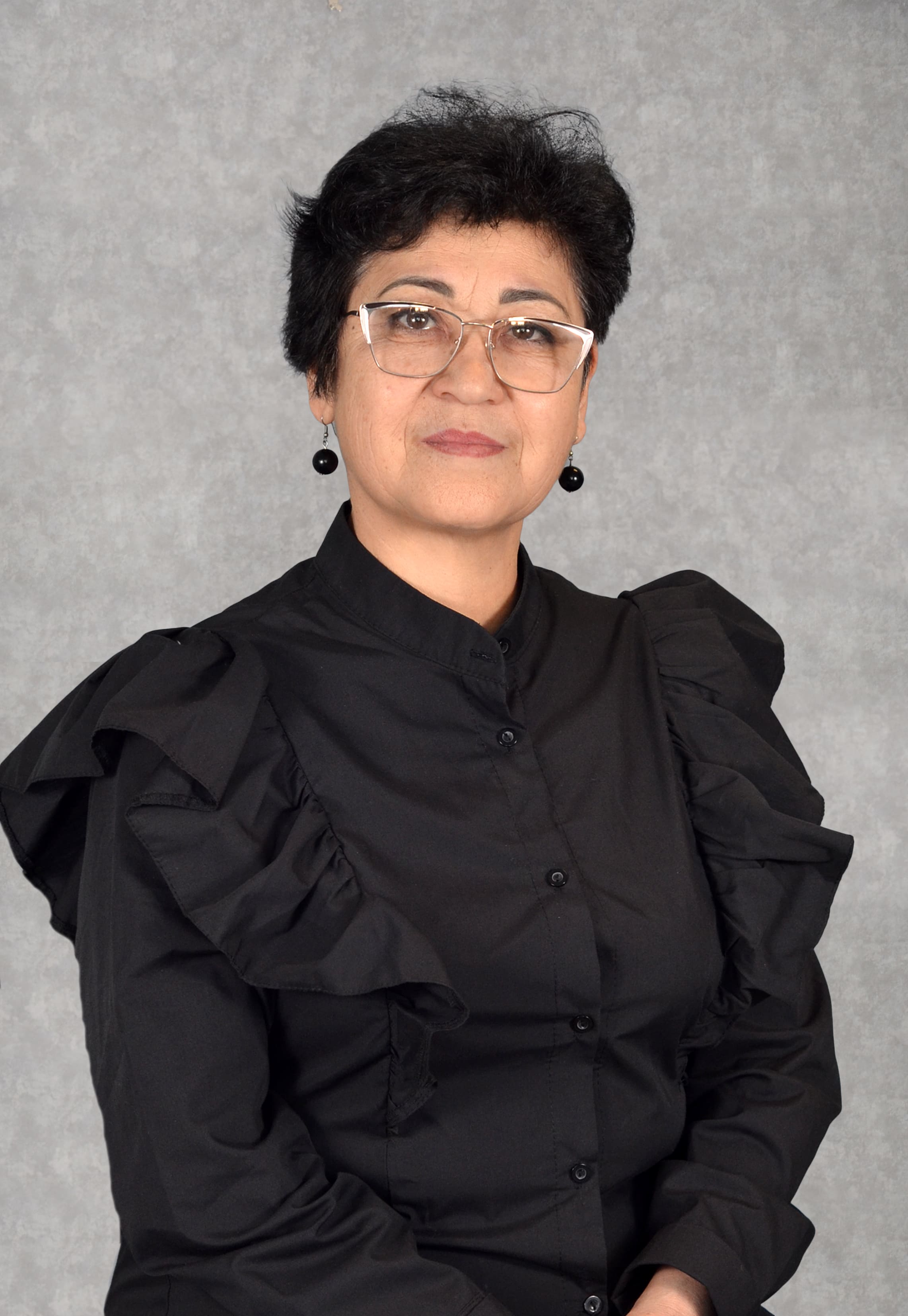 Калинова Лена Мыхатовна.